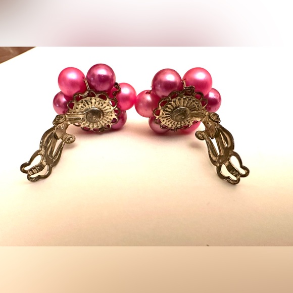 Earrings 💗Price Drop💗 Pink/Fushia Pearls 40/50's Beautiful/JAPAN Art 1/2" - Picture 4 of 7